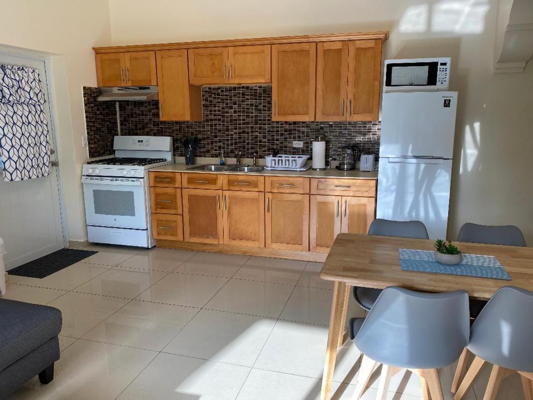 Lovely 2 Bedroom Apartment In Quiet Neighborhood! Philipsburg  Zewnętrze zdjęcie